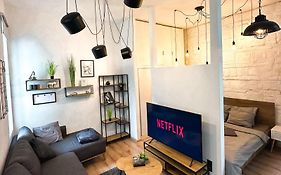 Urban Studio With Private Garden Near Andrassy