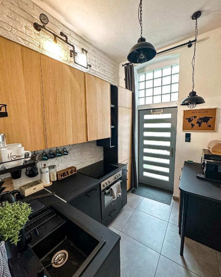 Urban Studio With Private Garden Near Andrassy Budapest Exterior photo